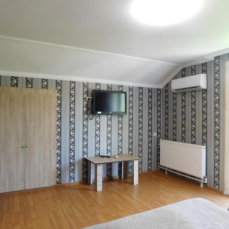 Akaki'S Guesthouse Borjomi ภายนอก รูปภาพ