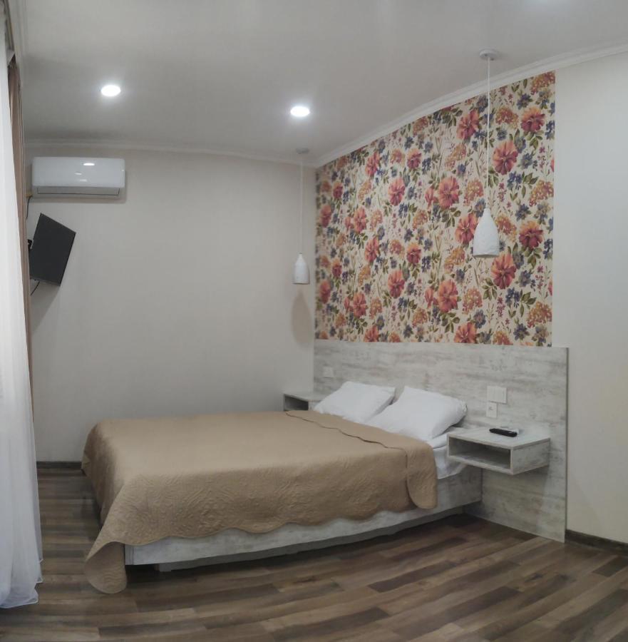 Akaki'S Guesthouse Borjomi ภายนอก รูปภาพ