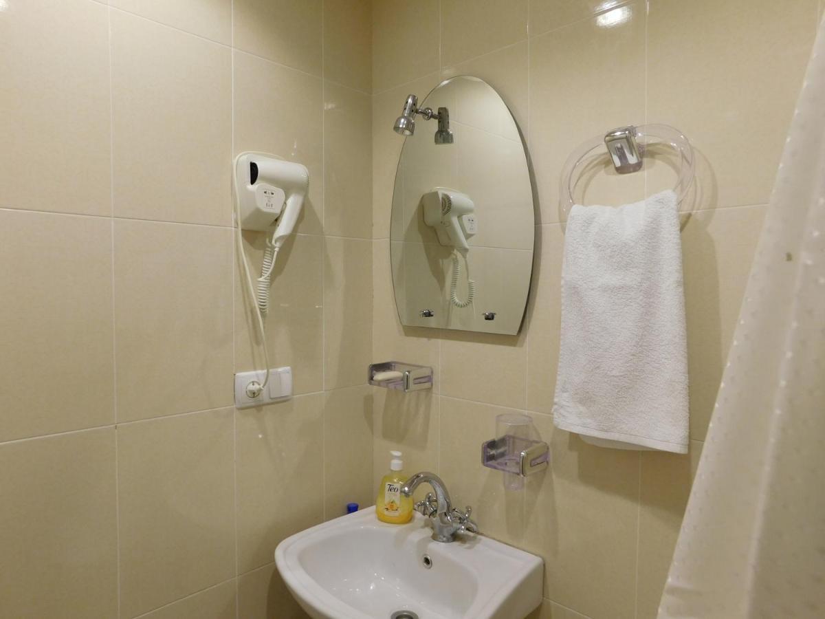 Akaki'S Guesthouse Borjomi ภายนอก รูปภาพ
