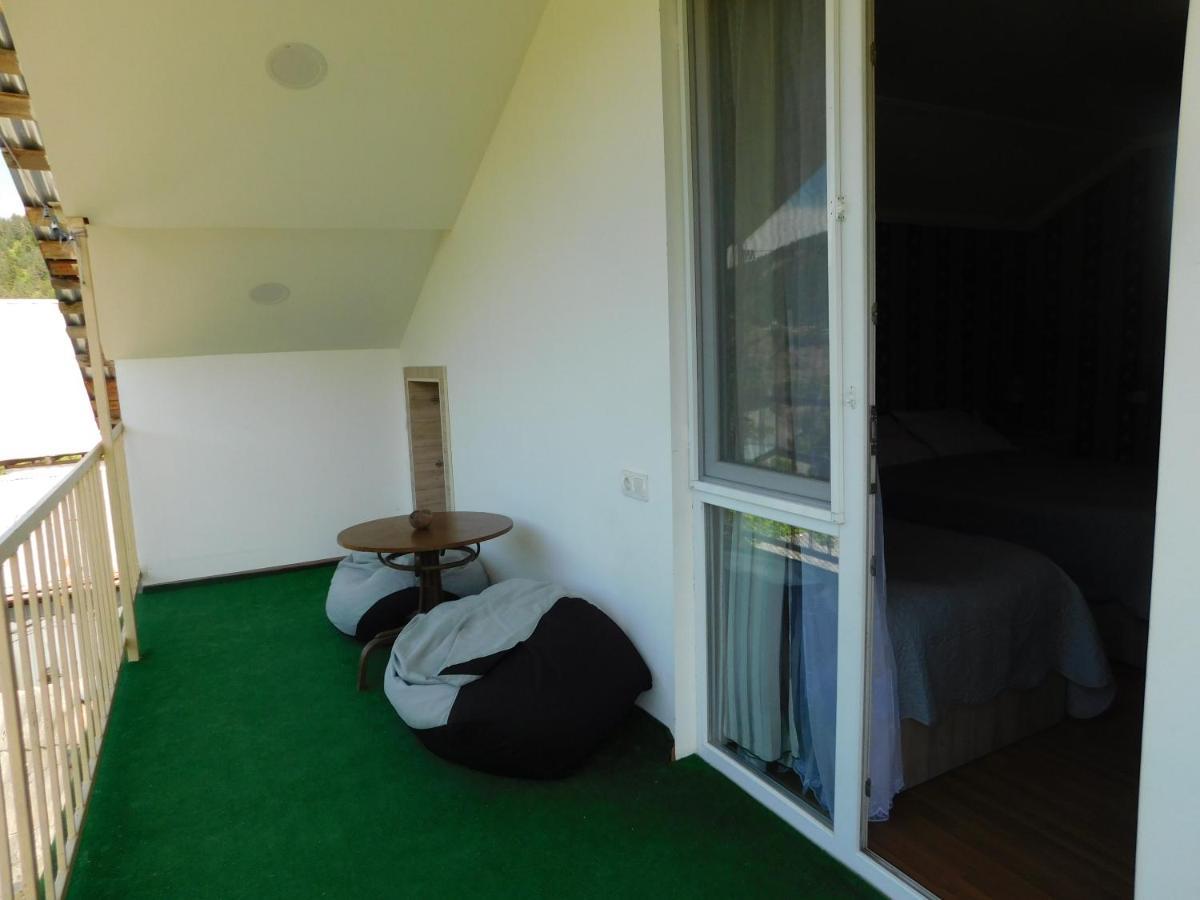 Akaki'S Guesthouse Borjomi ภายนอก รูปภาพ