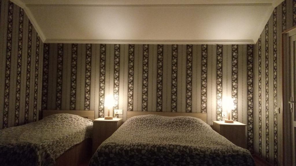 Akaki'S Guesthouse Borjomi ภายนอก รูปภาพ