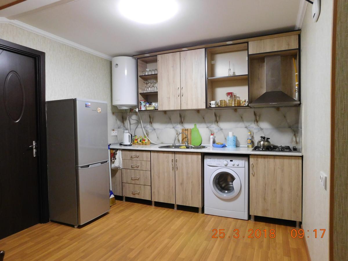 Akaki'S Guesthouse Borjomi ภายนอก รูปภาพ