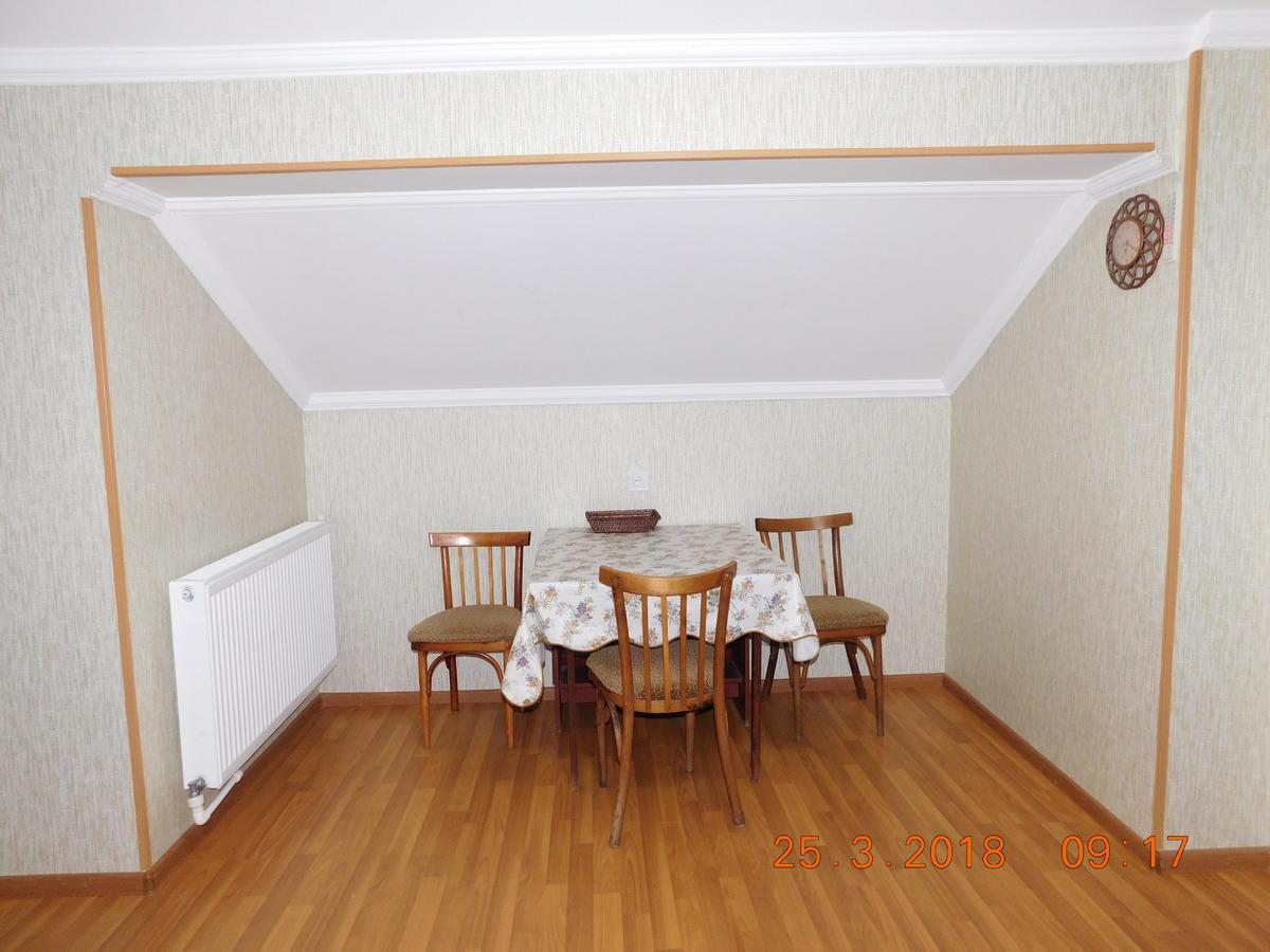 Akaki'S Guesthouse Borjomi ภายนอก รูปภาพ