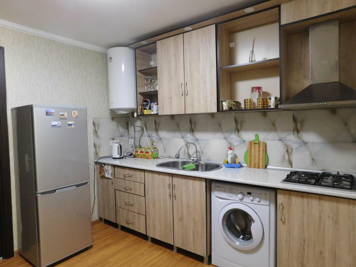 Akaki'S Guesthouse Borjomi ภายนอก รูปภาพ