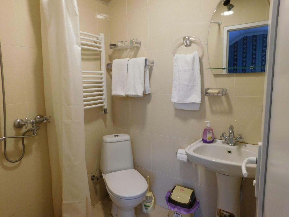 Akaki'S Guesthouse Borjomi ภายนอก รูปภาพ
