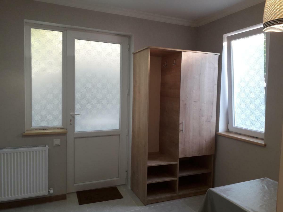 Akaki'S Guesthouse Borjomi ภายนอก รูปภาพ