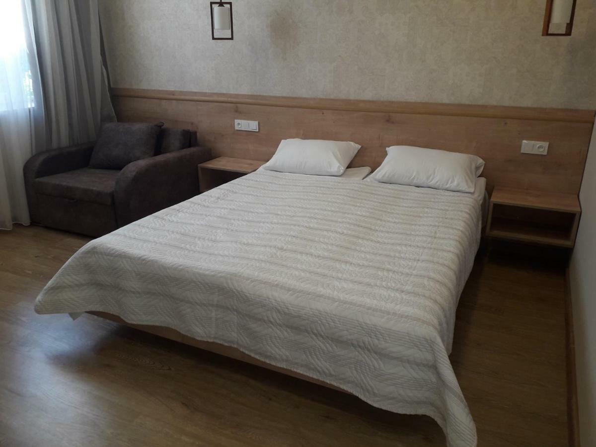 Akaki'S Guesthouse Borjomi ภายนอก รูปภาพ
