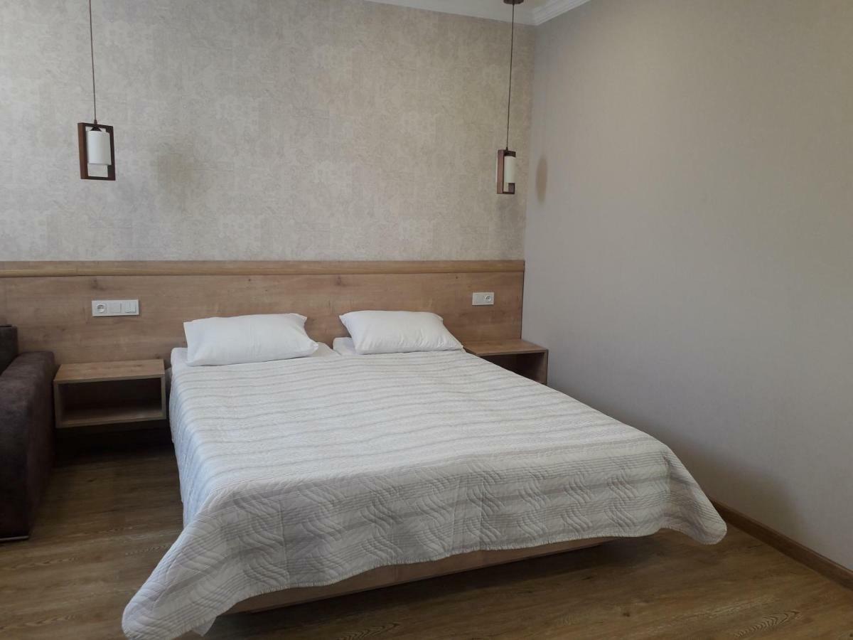 Akaki'S Guesthouse Borjomi ภายนอก รูปภาพ